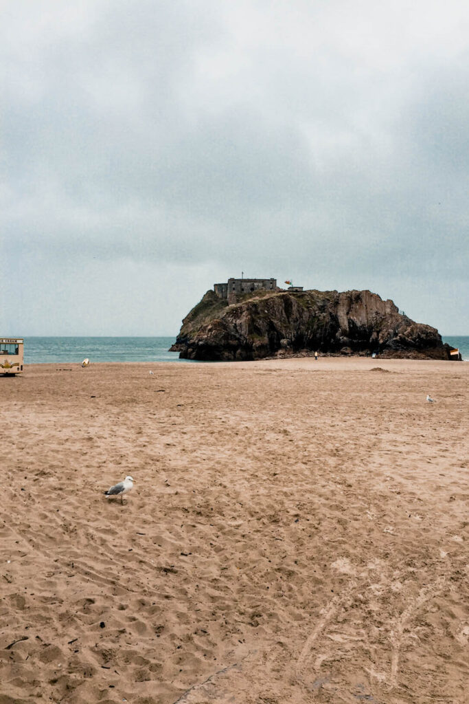 Moody Tenby Beach, Roadtrip in South Wales - La VIe En Marine