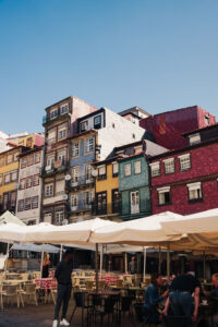 Guide to Porto - The Ribeira is a lovely neighbourhood in Porto, which is remarkable due to its colourful houses and variety of bars and restaurants!