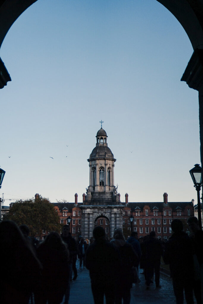 Trinity College Dublin, Guide to Dublin - La Vie En Marine