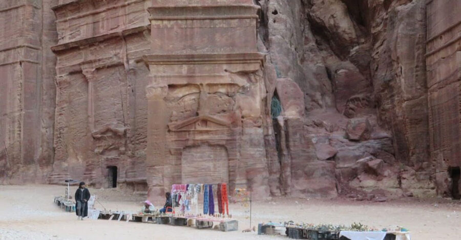 Visiting Petra, Jordan - La Vie En Marine