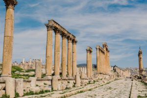 A row of roman / greek pillars