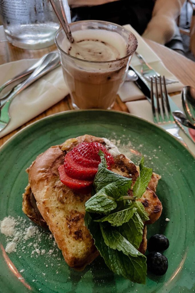 cafes in paris - brioche perdue cafe boheme