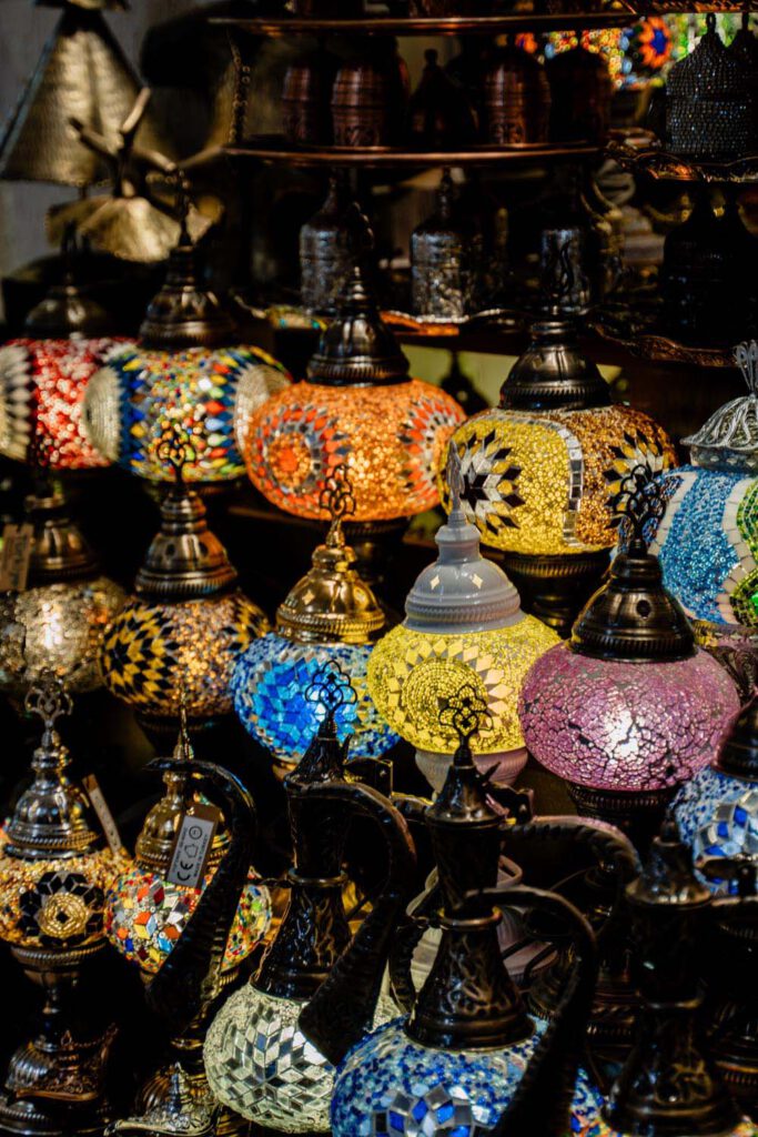 There is no place to shop like the Grand Bazaar in Istanbul! Learn more about it in this Istanbul Travel Guide