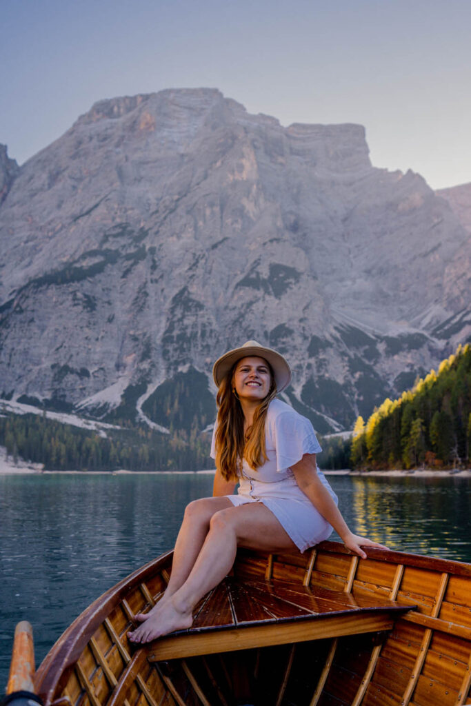 The Lago di Braies is one of the Top Places in the Dolomites, especially with its dreamy boats and mountain backdrop! 